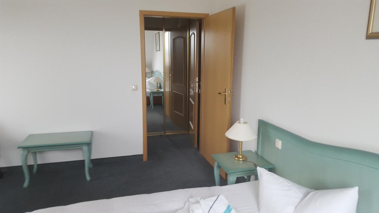 Hotel Ziegenkrug Schweriner Tor Pampow ภายนอก รูปภาพ