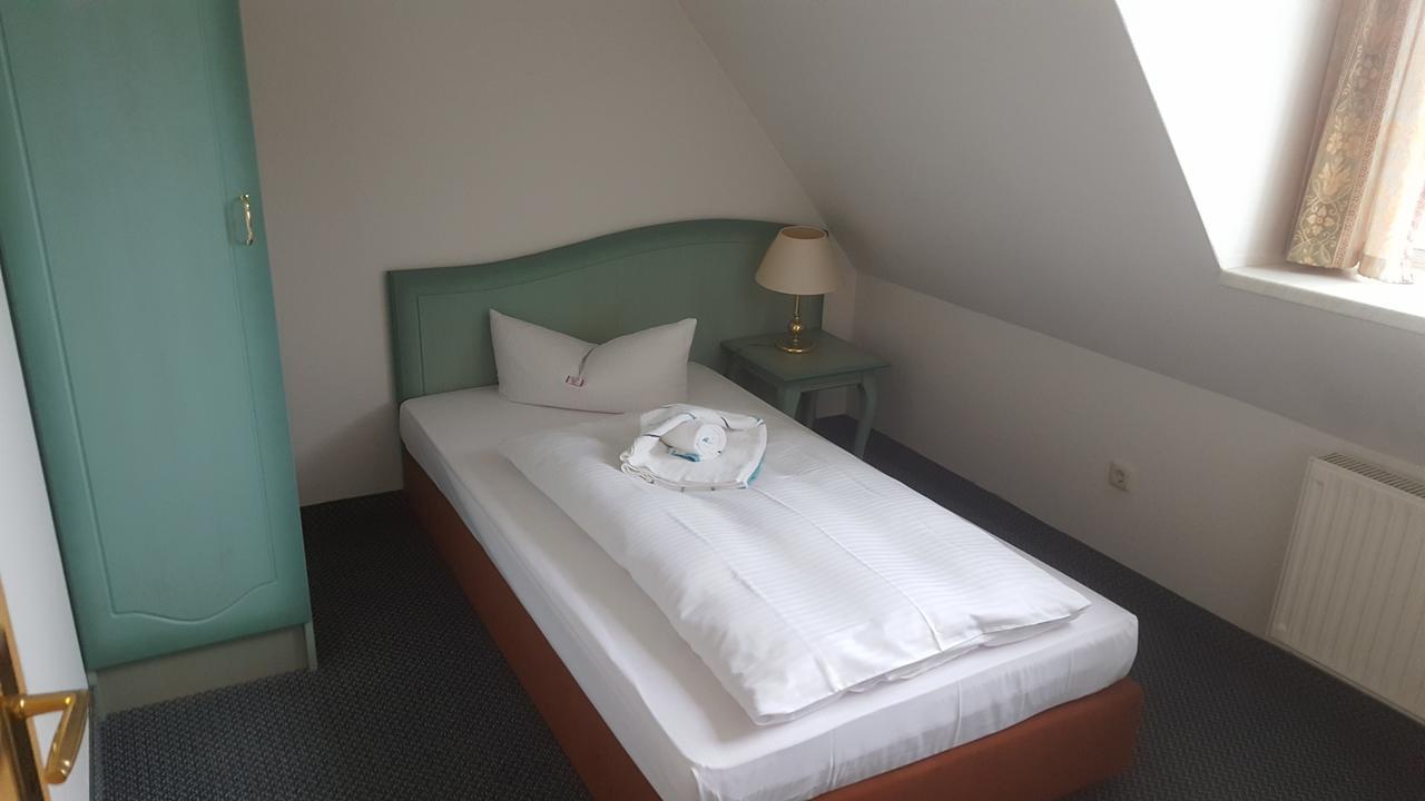 Hotel Ziegenkrug Schweriner Tor Pampow ภายนอก รูปภาพ
