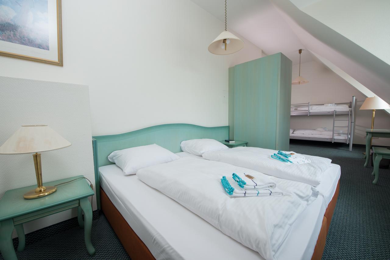 Hotel Ziegenkrug Schweriner Tor Pampow ภายนอก รูปภาพ