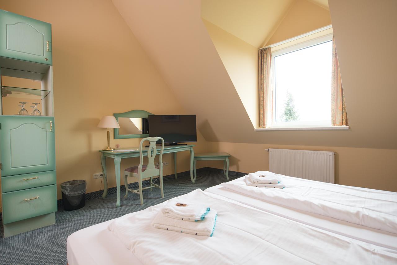 Hotel Ziegenkrug Schweriner Tor Pampow ภายนอก รูปภาพ